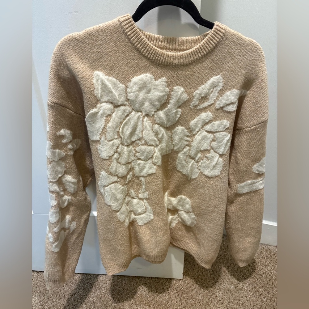 Floral Sweater Size Small Beige Cream Textured Knit Boutique